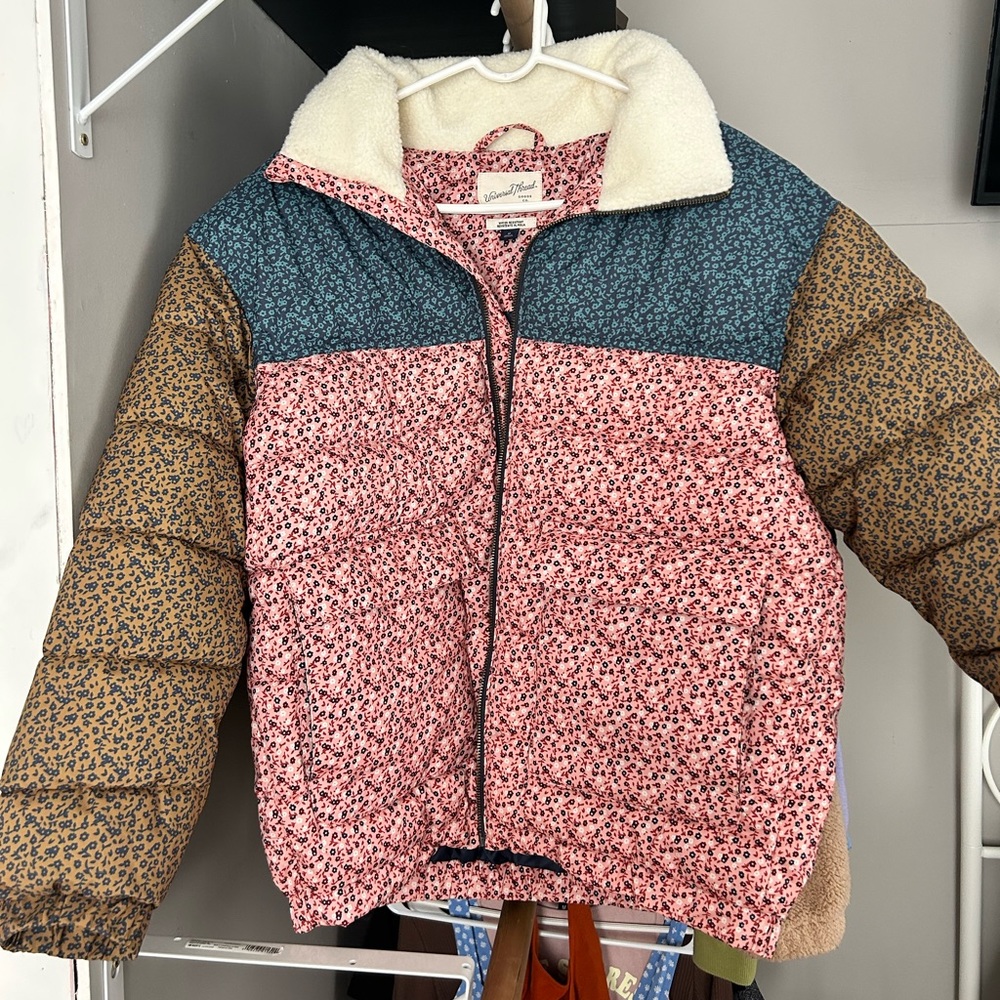 Patterned puffer jacket